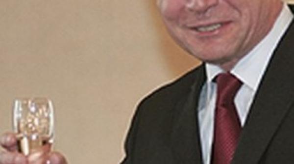 basescu consider de bun simt ca la implinirea a 60 de ani sa bem un pahar de vin