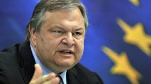 ministrul de finante grec cere guvernului sa anunte renuntarea oficiala la referendum