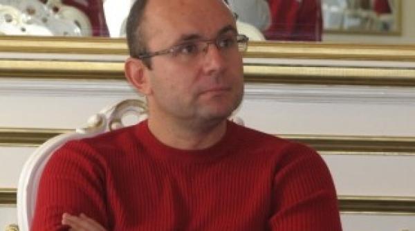 gusa boc e complice prin tacere cu apostu