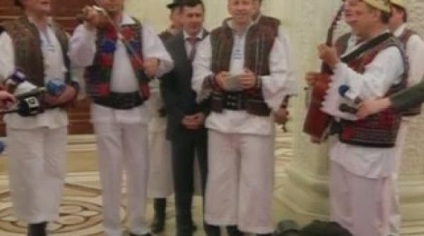 ceterasii i au cantat lui geoana la senat ce rau am facut la lume de nu mi aud vorbe bune