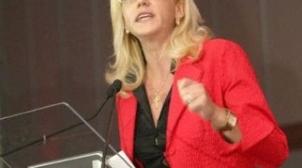 corina cretu o critica pe catherine lagarde
