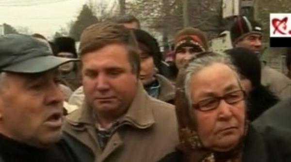 oamenii din dabuleni sa vina ponta aici ca l mananca dabulenii