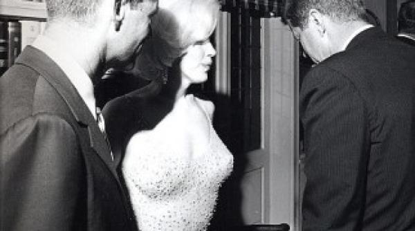 happy birthday mr president afla aici secretul celui mai memorabil moment din viata lui marilyn monroe