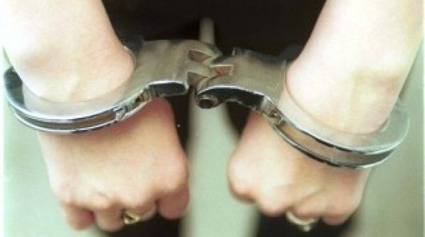 roman ucis in italia cu toporul