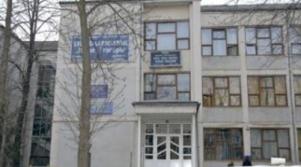 un elev din vaslui la un pas de a fi injunghiat de un coleg de clasa