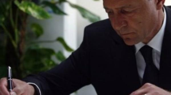 de ziua nationala traian basescu avanseaza in grad sefii spp sts si ai mapn