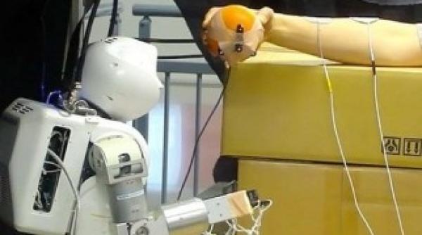 revolutie tehnologica brat uman controlat de robot video