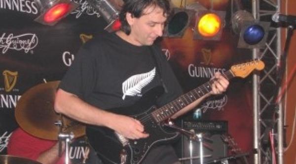 andrei paunescu sustine un concert folk in memoria surorii sale ioana paunescu