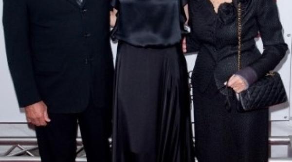 angelina jolie regizor si scenarist la premiera de gala a filmului in the land of blood and honey