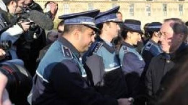 politistii romani au bagat spaima in cersetorii din paris