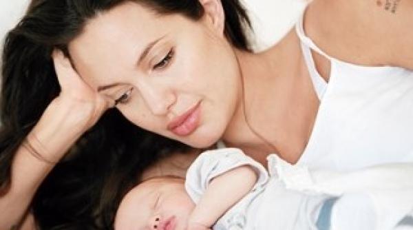 angelina jolie va fi din nou mamica