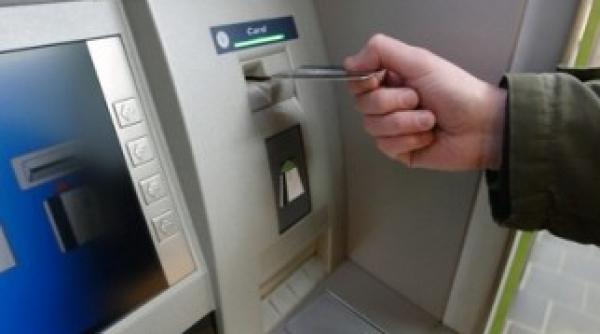 blocaj in sistemul bancar de sarbatori dupa un atac la cardurile romanilor