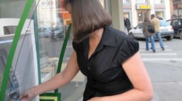 cardurile a 17 000 de clienti ai cec bank blocate din motive de securitate