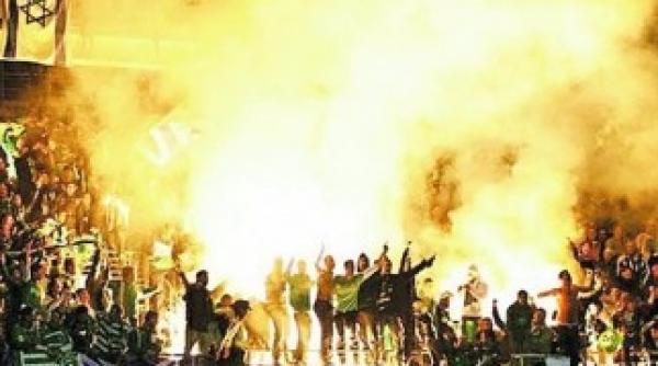 scandal la haifa inaintea meciului cu steaua fanii i au agresat pe jucatorii lui maccabi