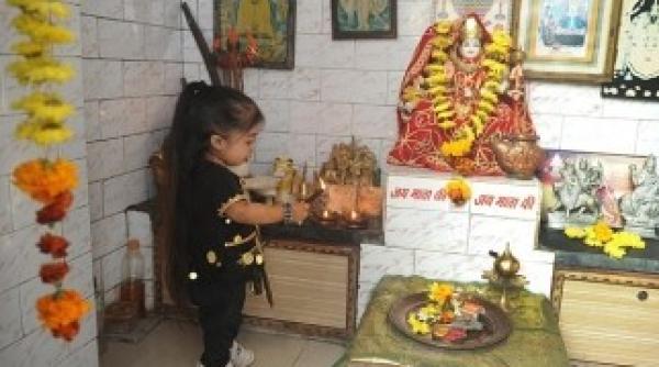 intra sa vezi cea mai scunda femeie din lume