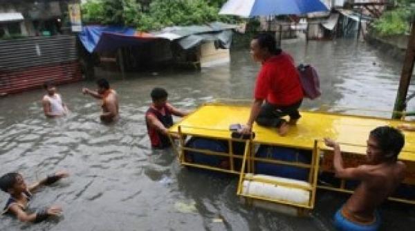 unicef peste 43 000 de copii au fost afectati de furtuna din filipine