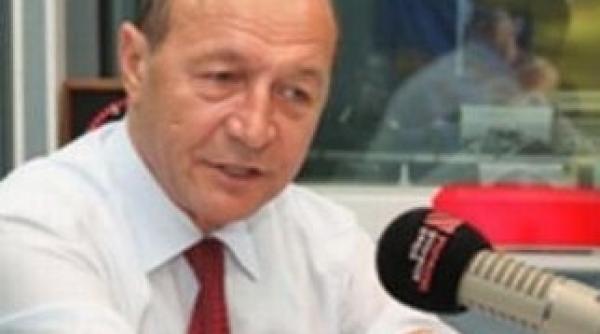 basescu toate orasele se fac orase martir ale revolutiei o penibilitate iesita din comun