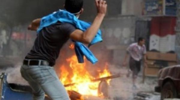 egiptenii se intorc la vot dupa cinci zile de violente la cairo