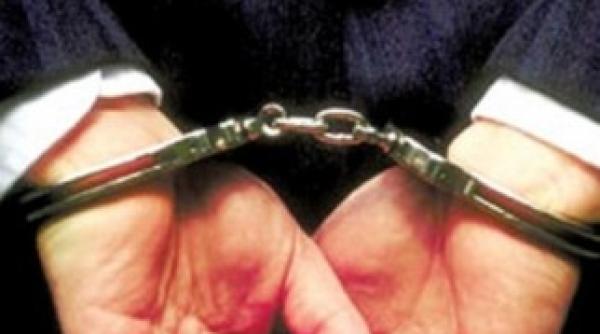 barbat acuzat ca a intretinut relatii sexuale cu fiica sa arestat