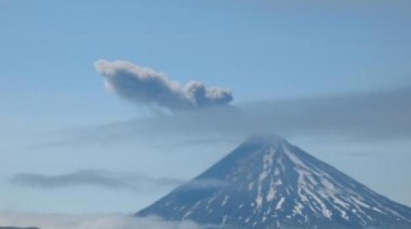 alerta privind o posibila eruptie vulcanica in alaska