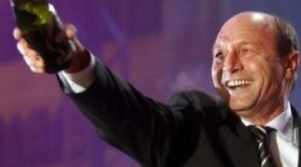 presedintele basescu a ajuns la predeal unde isi va petrece revelionul