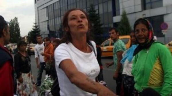 primarul parisului doreste o tabara de romi intr un cartier de hoteluri luxoase