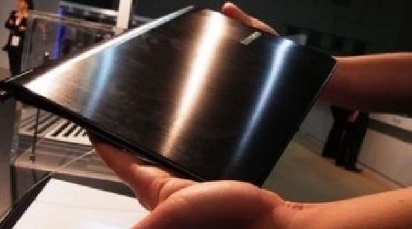 ces 2012 samsung a lansat cel mai subtire notebook premium din lume