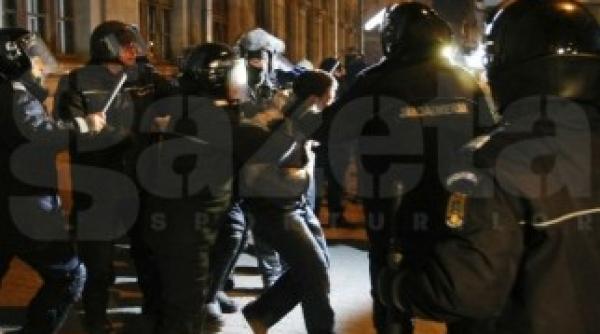 atac la presa redactor dece news batut si umilit de jandarmi pentru ca avea legitimatie de ziarist