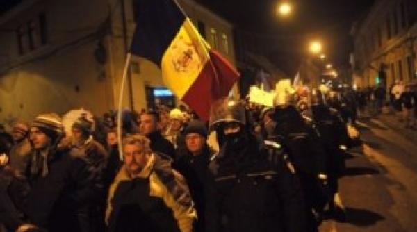 protestatarii de la deva au plecat spre sediul pdl