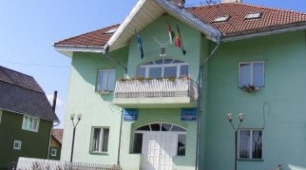 drapelul ungariei dat jos de pe o primarie romaneasca