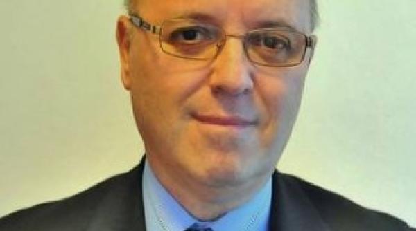 andrei alexandru cum ne fura alina mungiu cu alba neagra