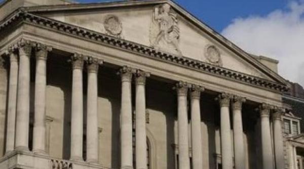 record datoria publica a marii britanii a trecut de 1 000 de miliarde de lire sterline