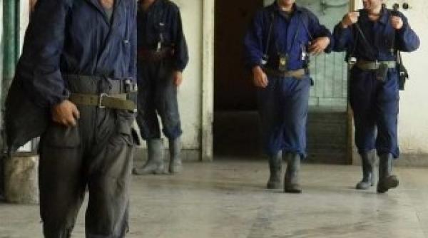 minerii de la paroseni si lonea refuza sa iasa sau sa intre in subteran