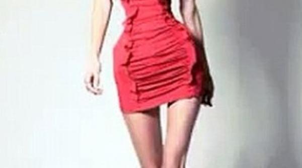 modelul roman cu talia de 20 de inch este considerata clepsidra umana