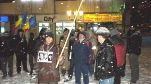 mitingurile anti basescu continua ati schimbat hotii cu prostii