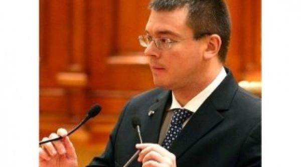 ungureanu si ponta dialog pe gustul amandurora la tribuna parlamentului