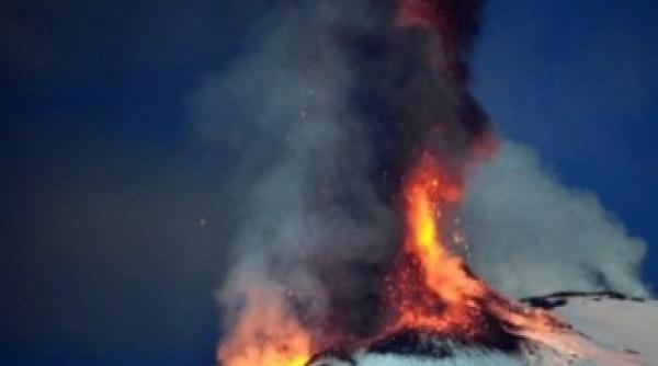 etna a erupt pentru a doua oara in acest an