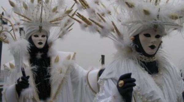 carnavalul de la venetia a inceput in prezenta a peste 23 000 de persoane