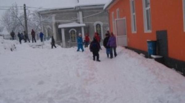 codul portocaliu inchide scolile vezi unde nu se va invata luni