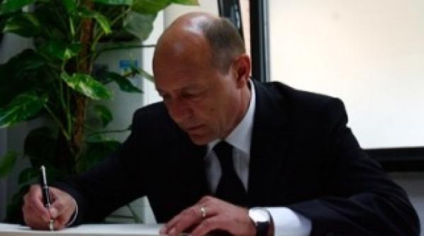 starea de urgenta sta in pixul lui basescu