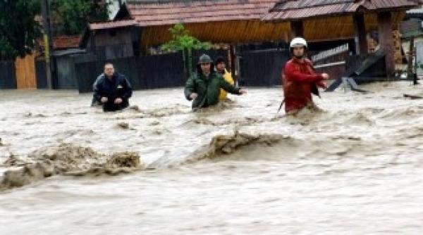 vezi cand spun autoritatile ca vor veni inundatiile