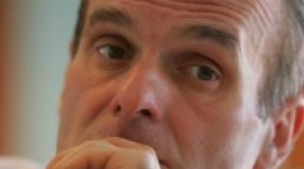 capatos il ataca pe ctp pacaleste oamenii pe internet la o fantoma de ziar