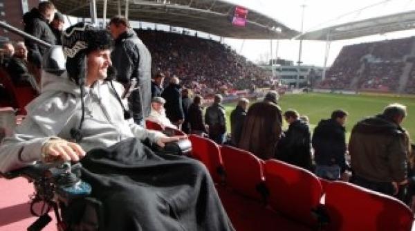 la multi ani mihai nesu fanii lui utrecht i au cantat youll never walk alone