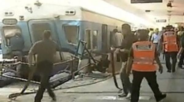 grav accident feroviar in argentina un mort si 400 de raniti