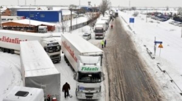 lungimea coloanei de tir uri de la vama giurgiu a scazut la noua kilometri