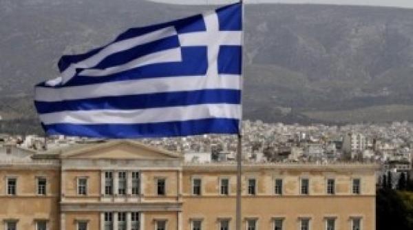 grecii supusi masurilor de austeritate afla cu cat le vor fi diminuate veniturile