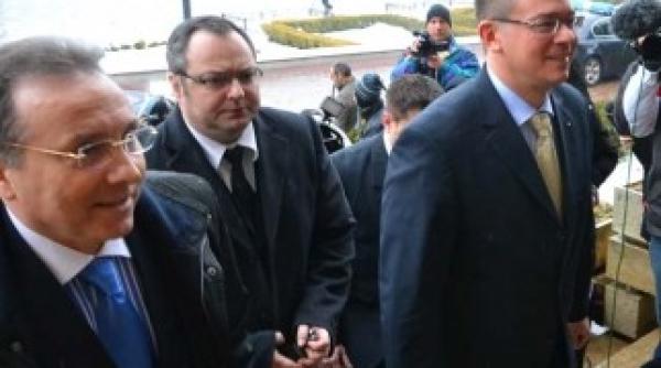 premierul ungureanu in periplu la muzee