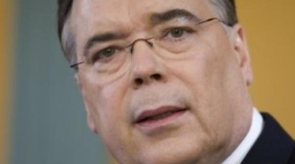 afla ce tara isi arunca premierul in inchisoare pentru ca i a bagat in criza