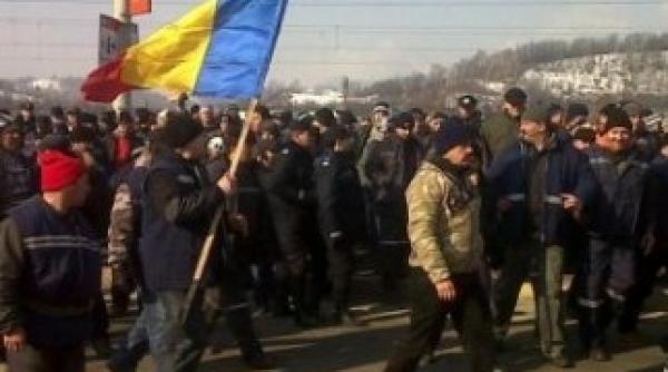 iancu solutia conflictului din valea jiului preluarea contractelor de la baietii destepti