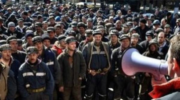 de ce nu pleaca minerii la bucuresti planul puterii pentru a i tine in valea jiului